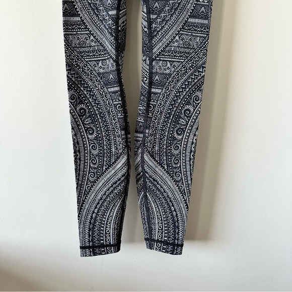 LULULEMON Wunder Under Hi-Rise Tight (Nulux 28")
Entwined 50 Ice Grey Black - Picture 10 of 13